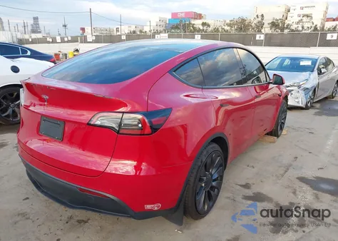 2022 Tesla Model Y Performance Dual Motor All-Wheel Drive z USA, uszkodzony, nr VIN 7SAYGDEF7NF437430